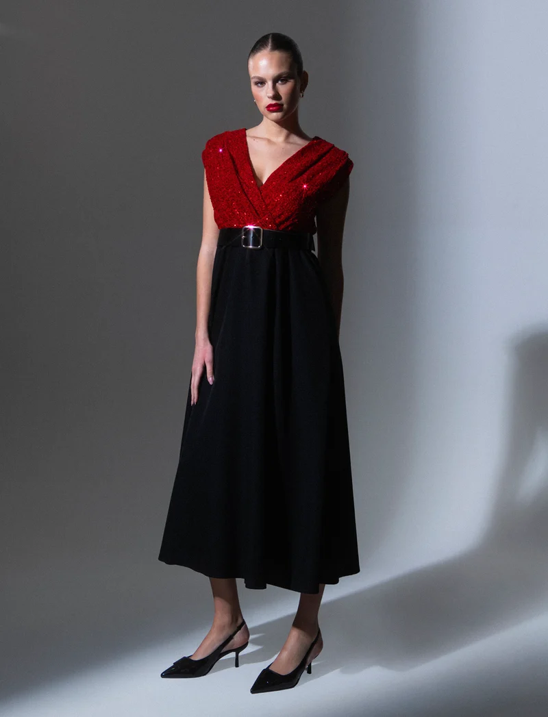Vestito con doppio tessuto e cintura, paillettes e tessuto unito - Rosso