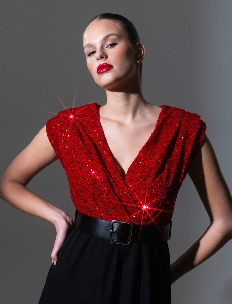 Vestito con doppio tessuto e cintura, paillettes e tessuto unito - Rosso