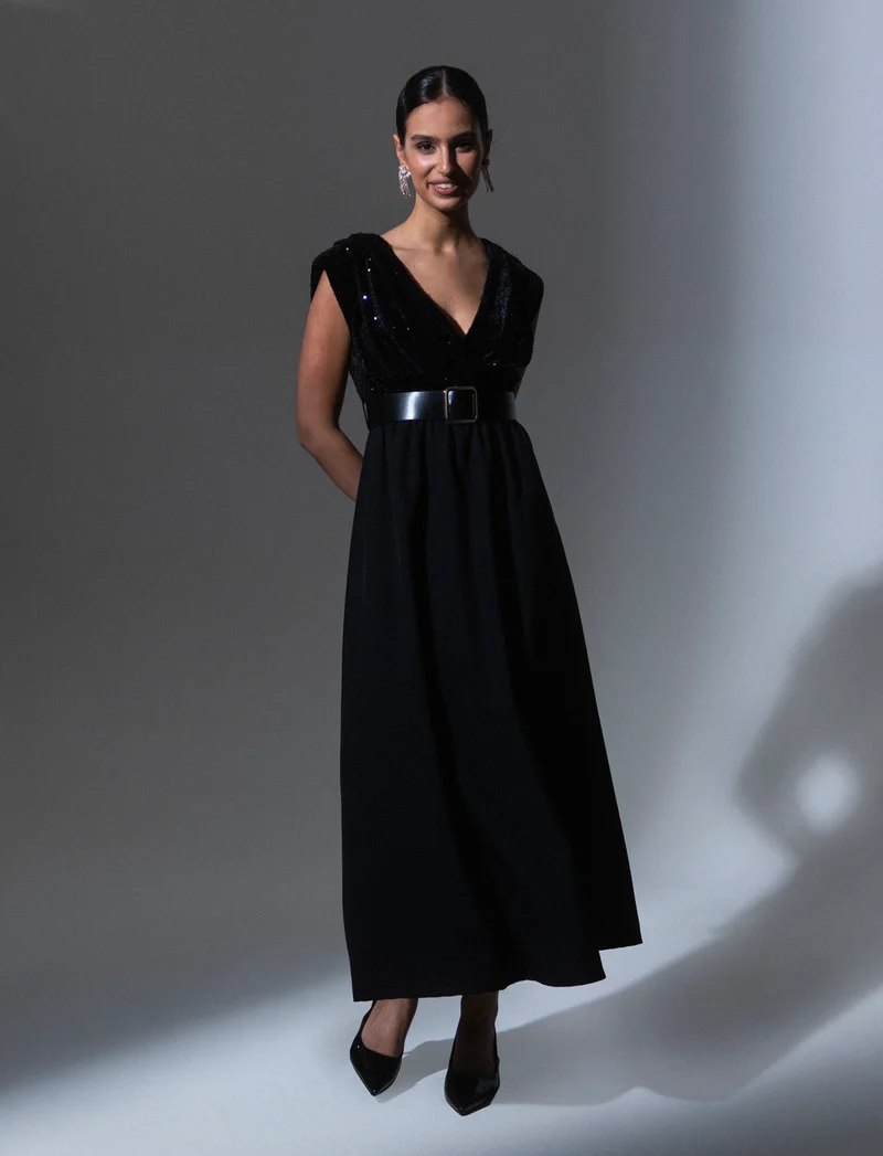 Vestito con doppio tessuto e cintura, paillettes e tessuto unito - Nero