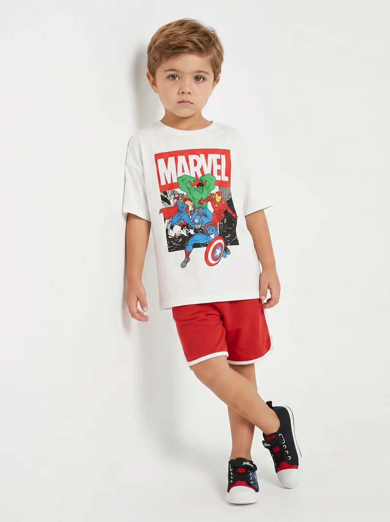 T-shirt Marvel: must-have per giovani fan - var 1