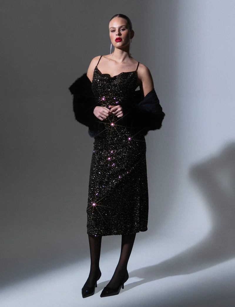 Vestito lungo in paillettes con bretelline - Oro