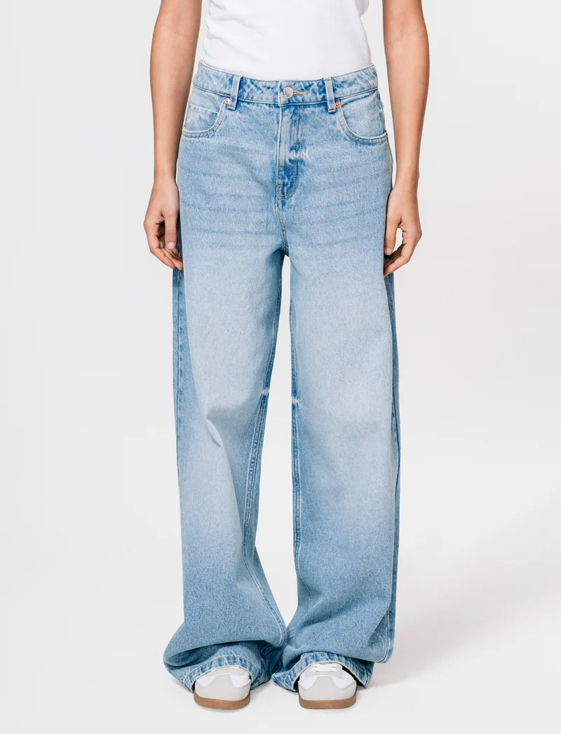 Jeans a gamba larga con bottone e zip - Denim chiaro