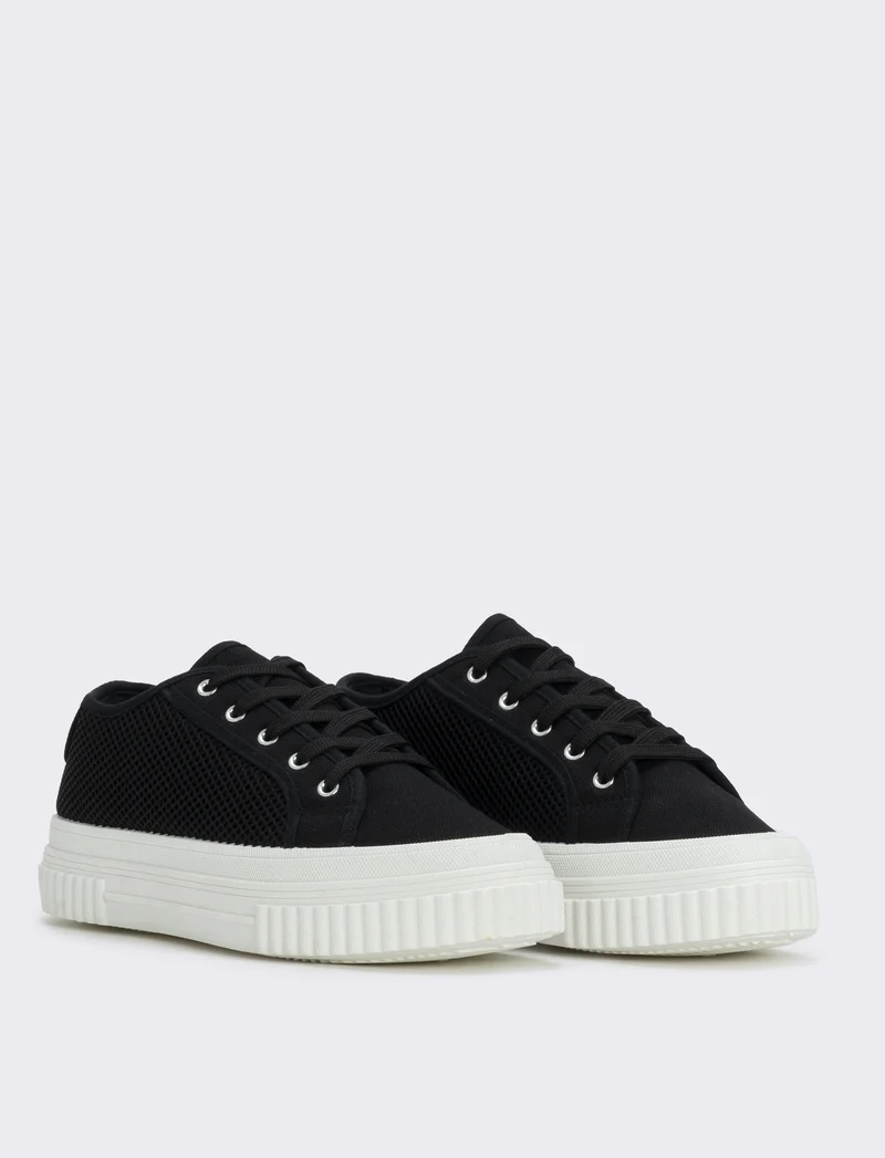Sneakers da effetto rete in due colori - Nero