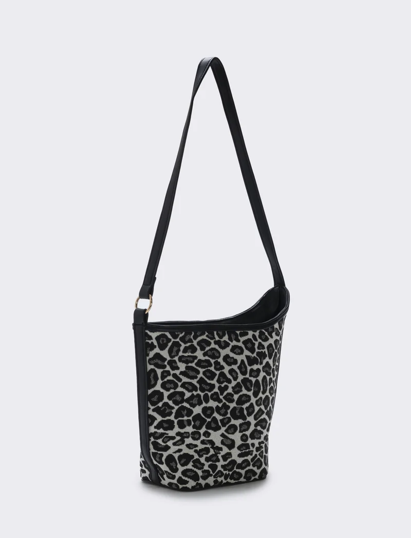 Borsa secchiello asimmetrico in tessuto - Nero