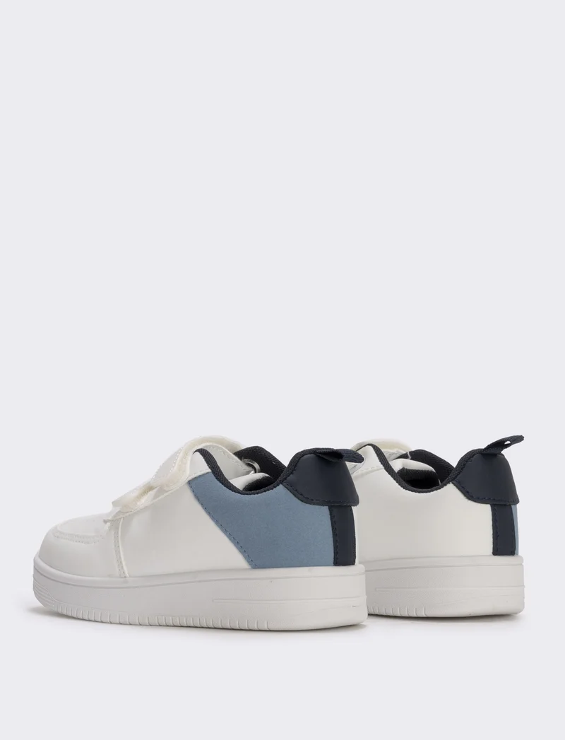 Sneakers minimal bianche e azzurre per bambini - Bianco