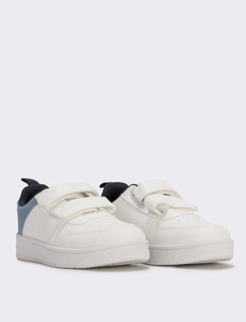 Sneakers minimal bianche e azzurre per bambini - Bianco
