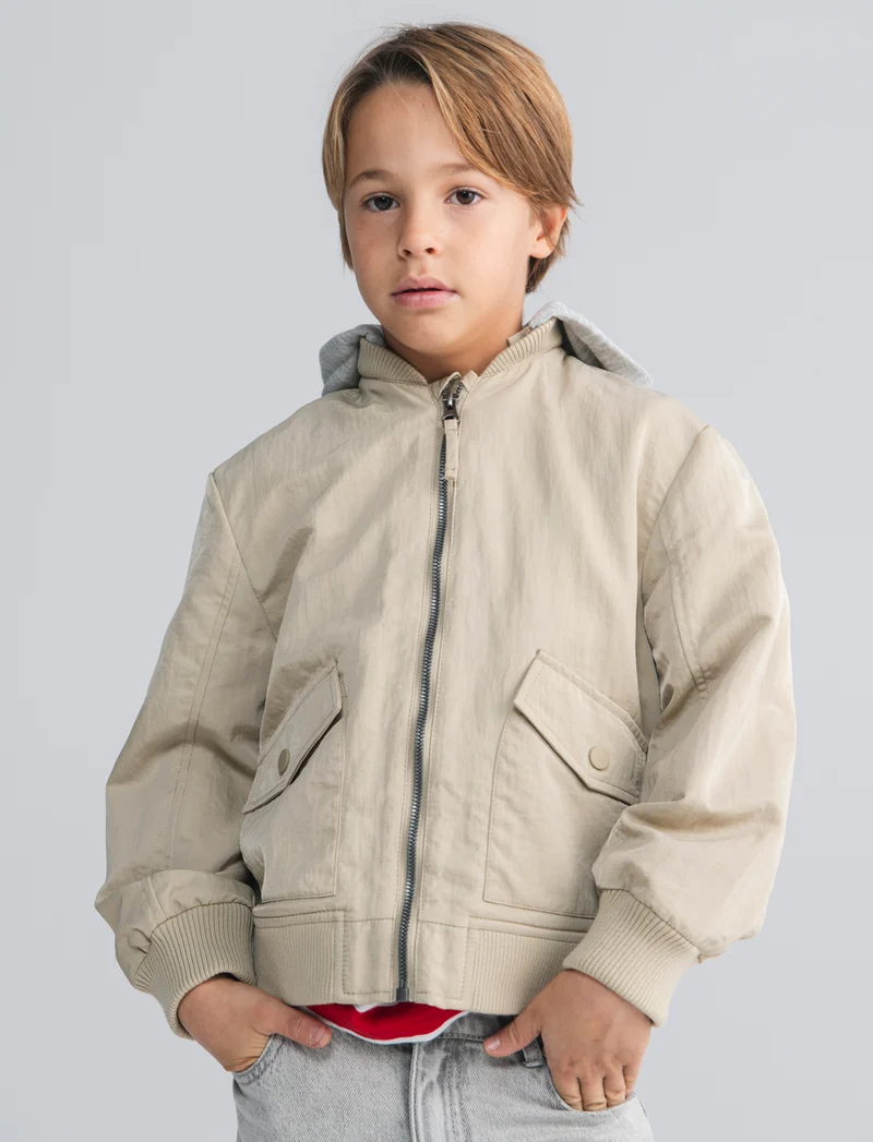 Giubbotto con cappuccio e zip frontale - Beige