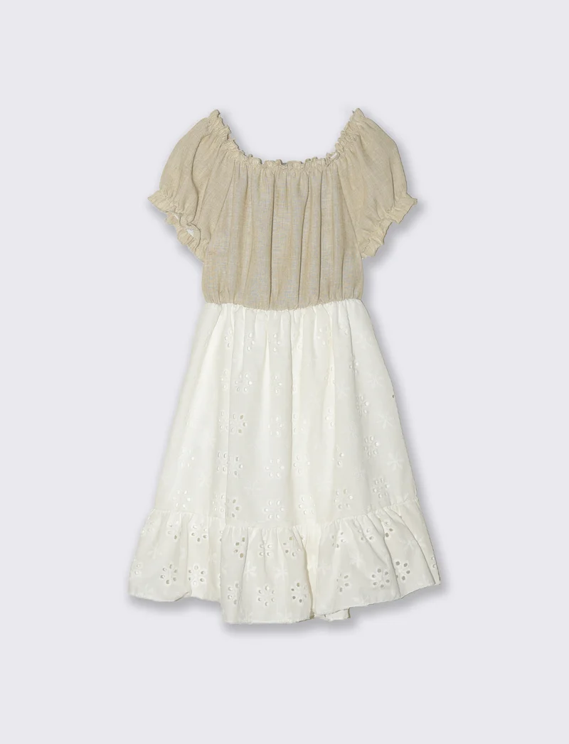 Abito da bambina in pizzo san gallo e tessuto a contrasto. - Beige
