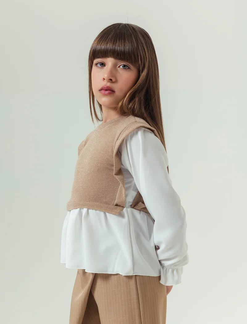 Blusa elegante da bambina. - Beige