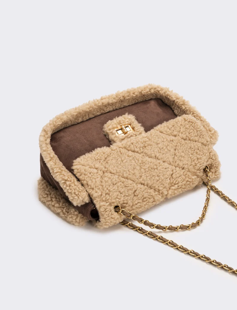 Borsa a tracolla donna in finto montone con catena - Marrone