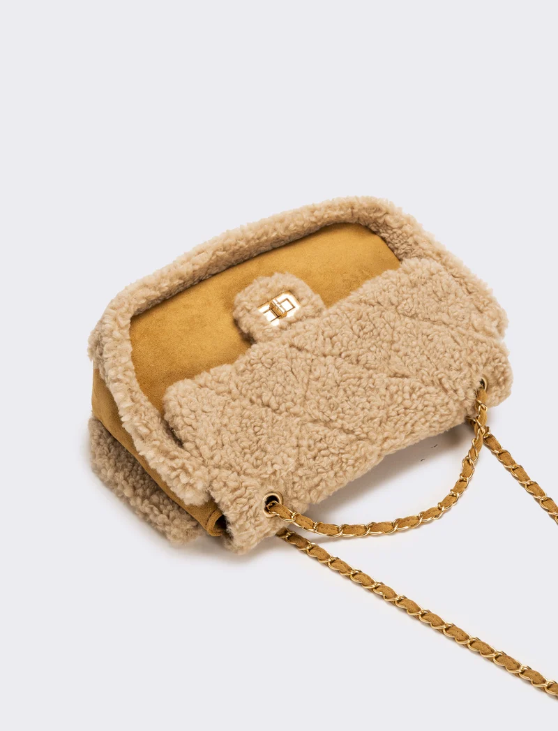 Borsa a tracolla donna in finto montone con catena - Beige