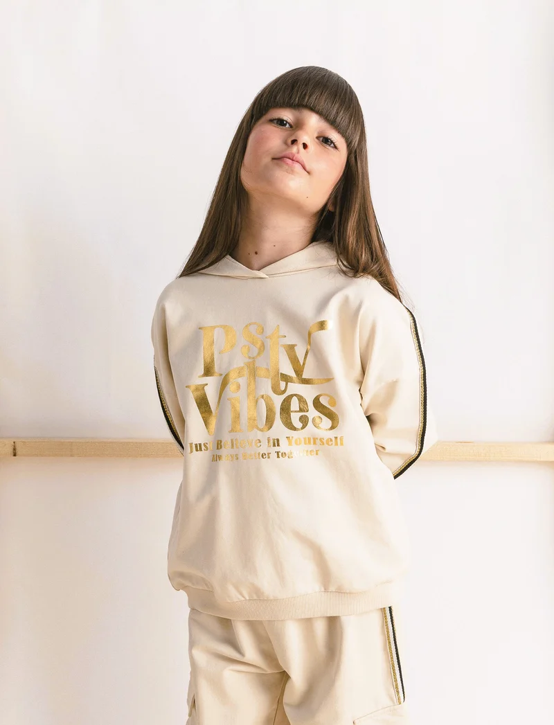 Felpa con nastro a righe brillantinato e stampa lucida - Beige