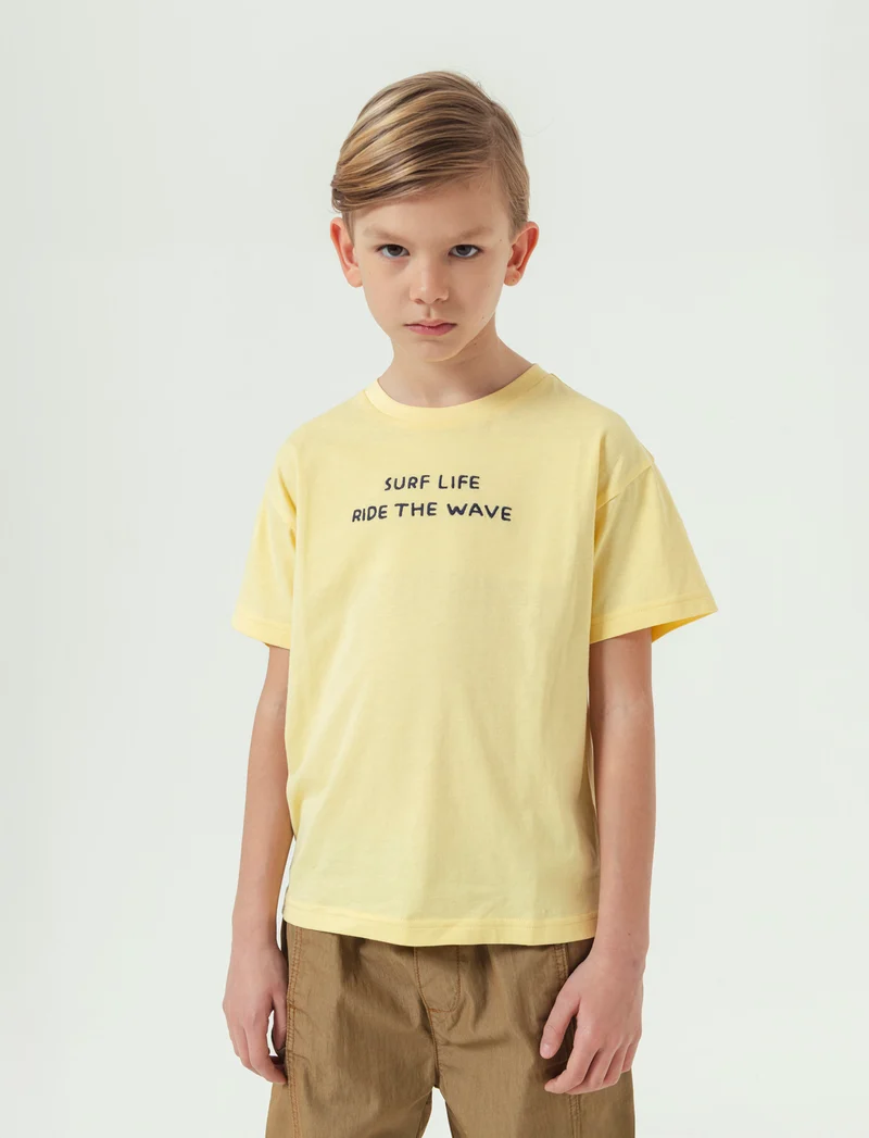 T-shirt con ricamo da bambino - Giallo