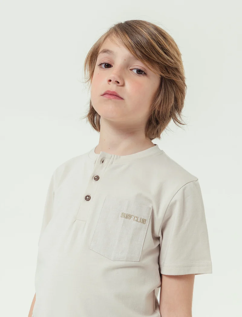 T shirt modello serafino da bambino - Beige