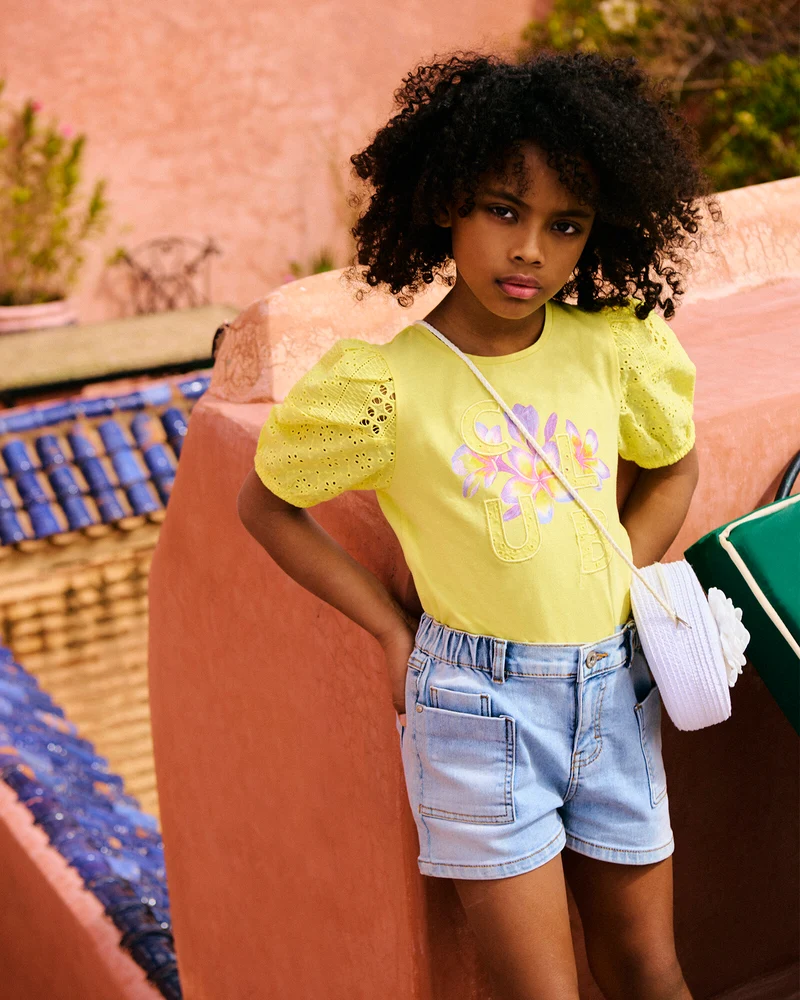 T-shirt con maniche in sangallo da bambina - Giallo