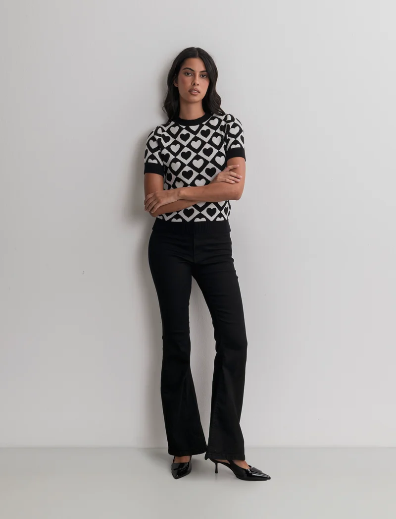 T-SHIRT IN MAGLIA - ner-bianco
