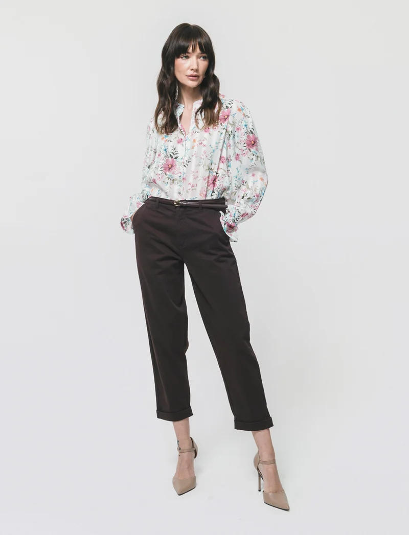Pantalone Chino con Cintura e Risvolti - Moro