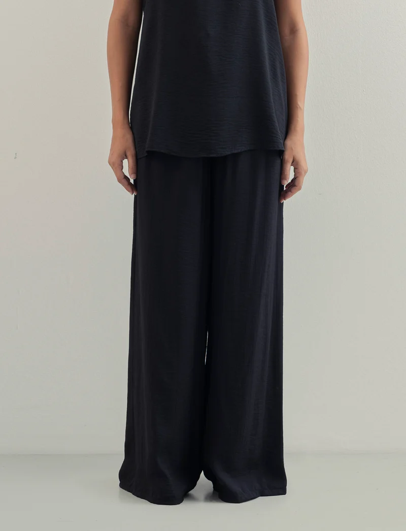 Pantalone largo con coulisse sottile - Nero
