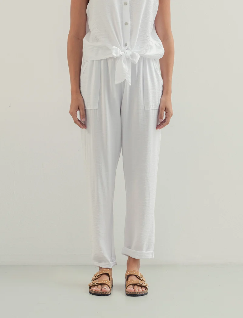 Pantalone con tasche a toppe ed elastico in vita - Bianco