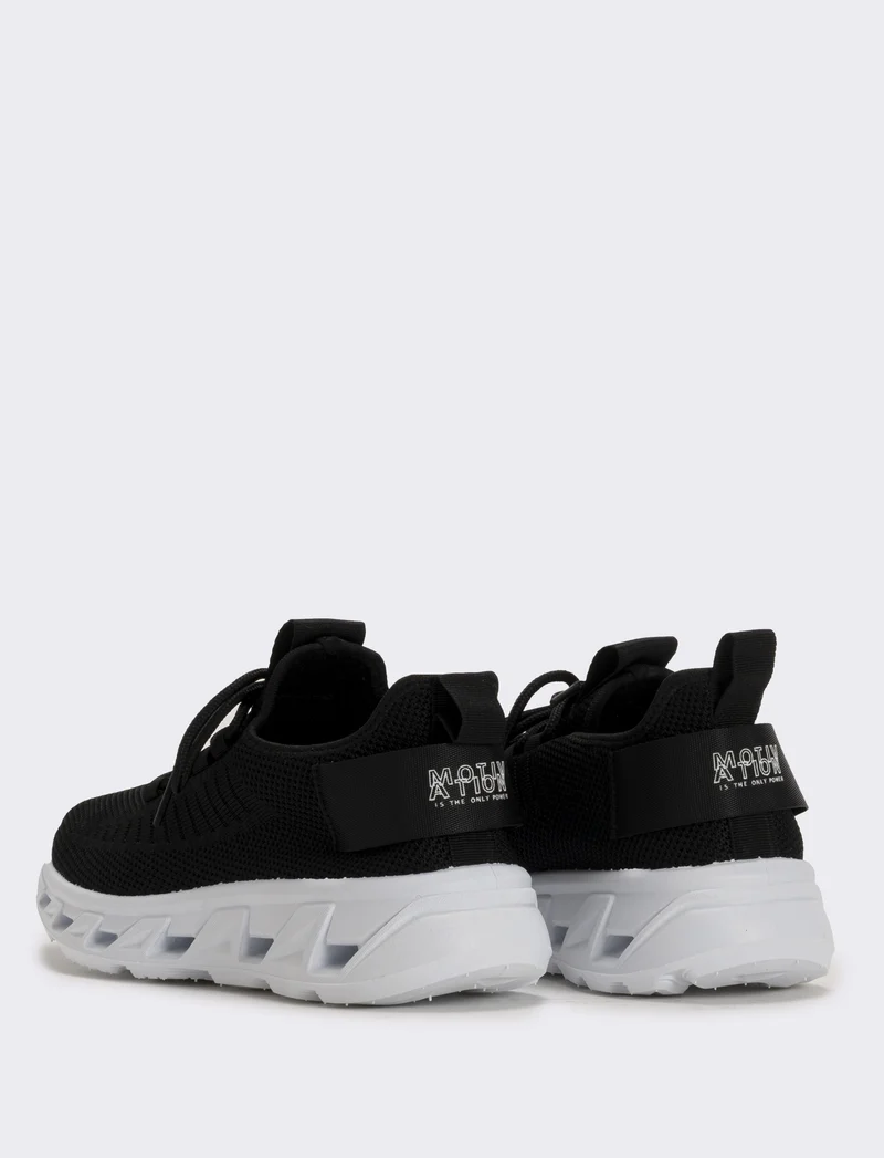 Sneakers in tessuto tecnico, 2 colori - Nero