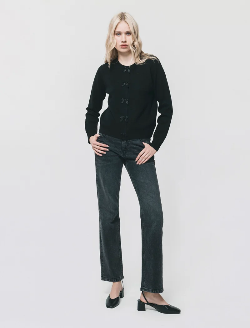 Cardigan Manica Lunga con Fiori e Bottoni - Nero
