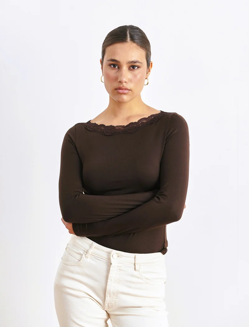 T-SHIRT BASICA CON PIZZO - Moro