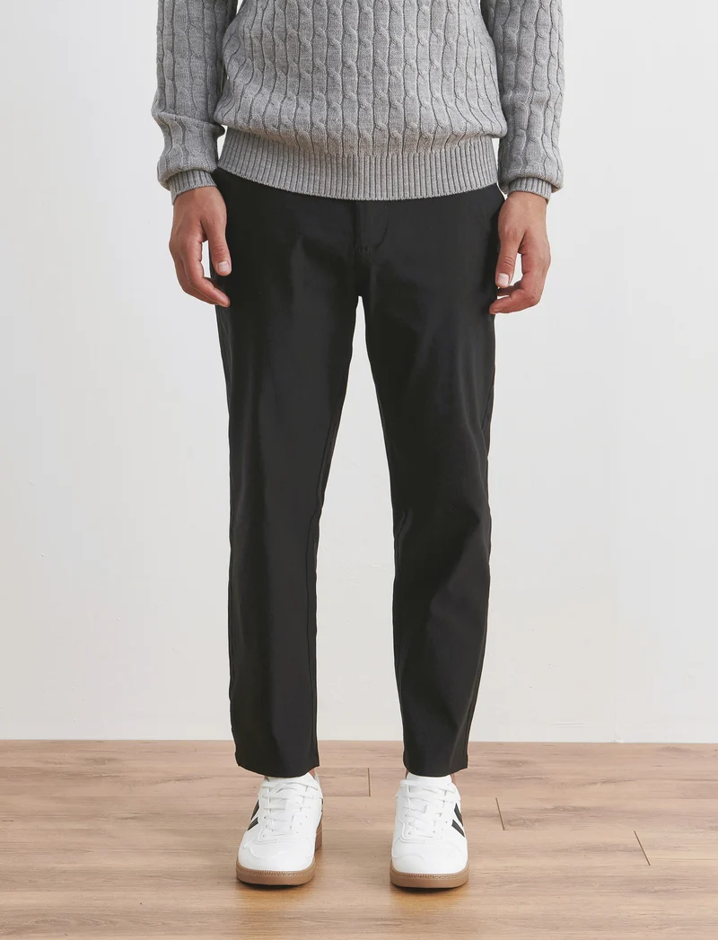 PANTALONI CHINO JOGGER IN TESSUTO TECNICO STRETCH - Nero