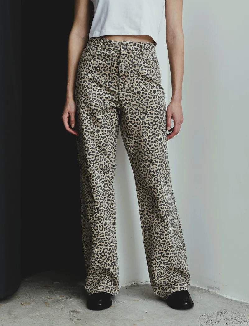 JEANS CON STAMPA ANIMALIER - var 1