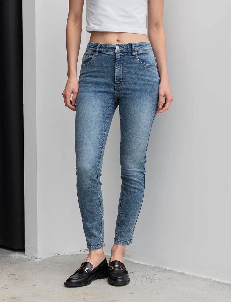 JEANS SKYNNY VITA ALTA - Denim