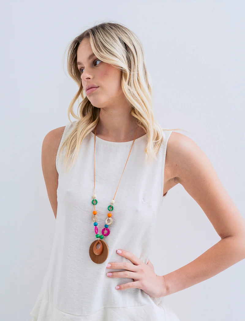 Top con balza e collana - Sabbia