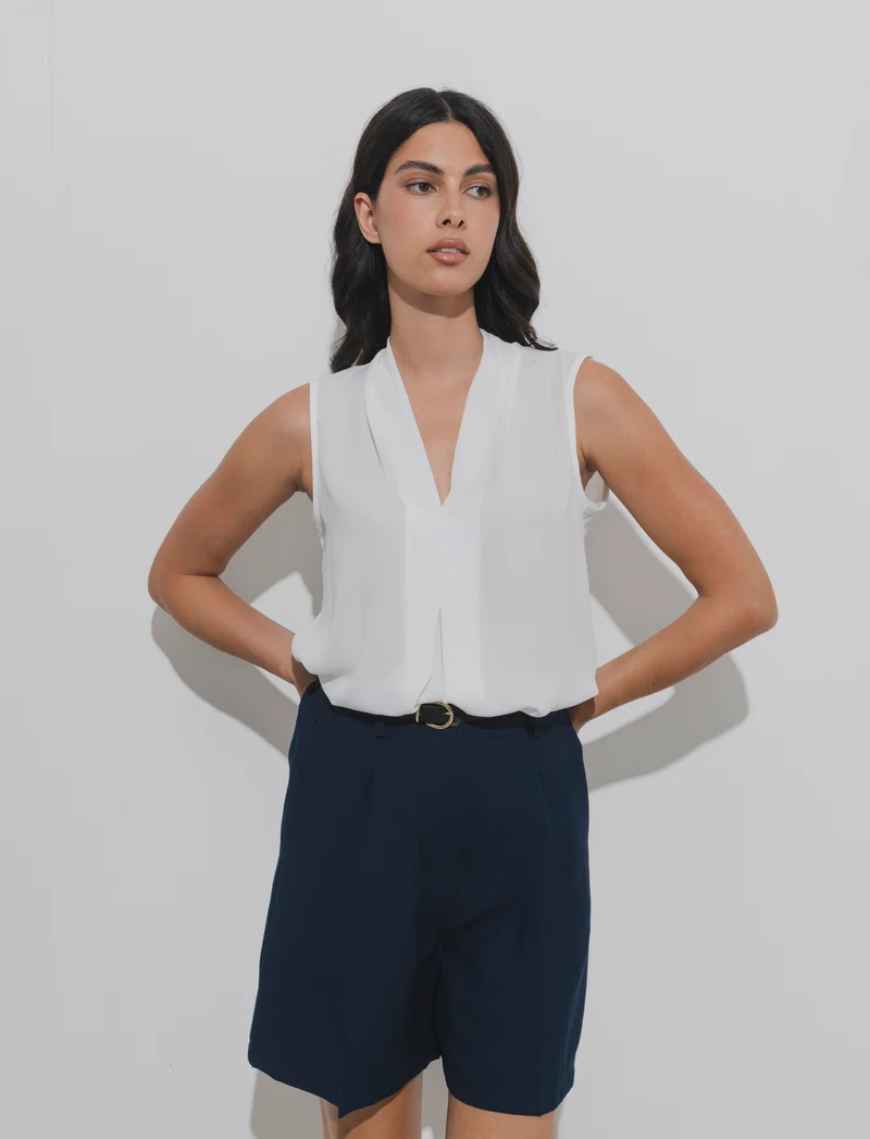 Top con scollo a V - Bianco latte