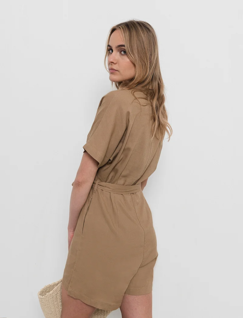 Jumpsuit corta da donna - Caramello