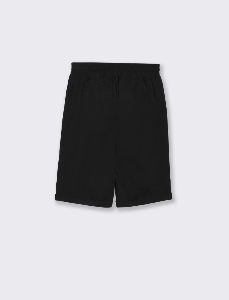 Bermuda con risvolto da donna - Nero