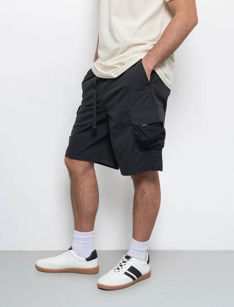Bermuda cargo con cinturino relaxed fit da uomo - Nero