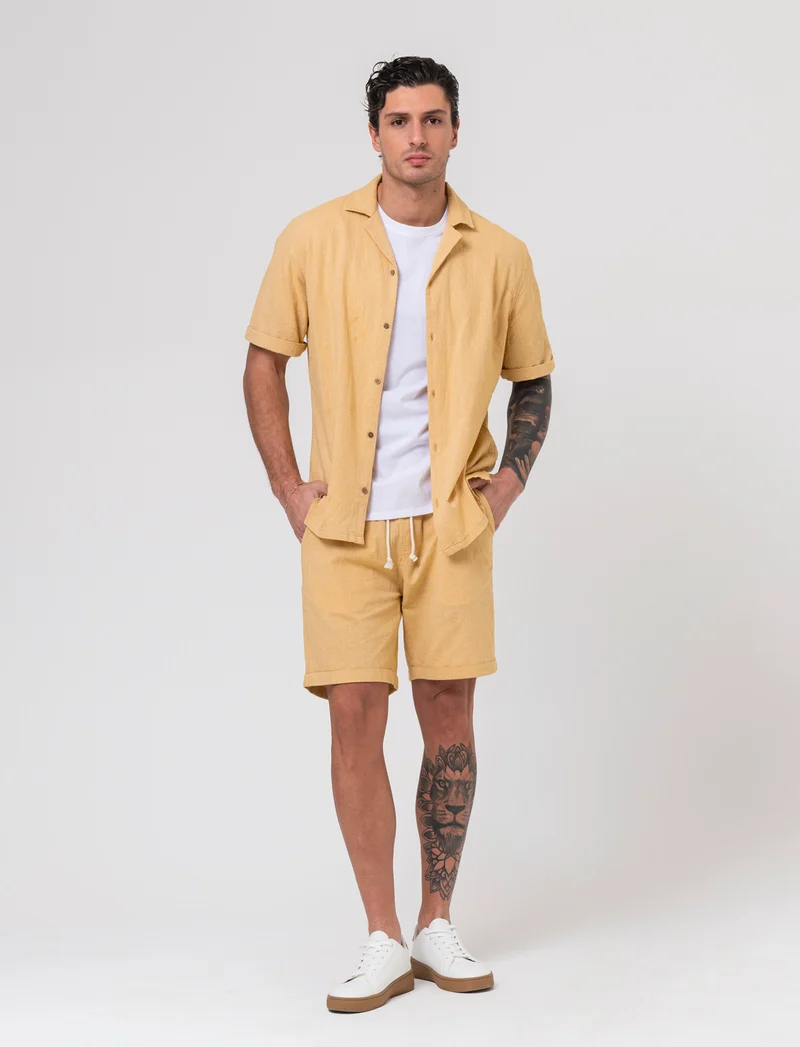 Camicia manica corta goffrata da uomo - Senape