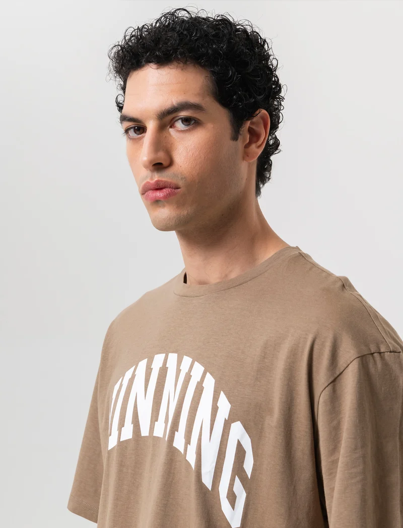 T-shirt boxy fit con stampa da uomo - Grigio tortora