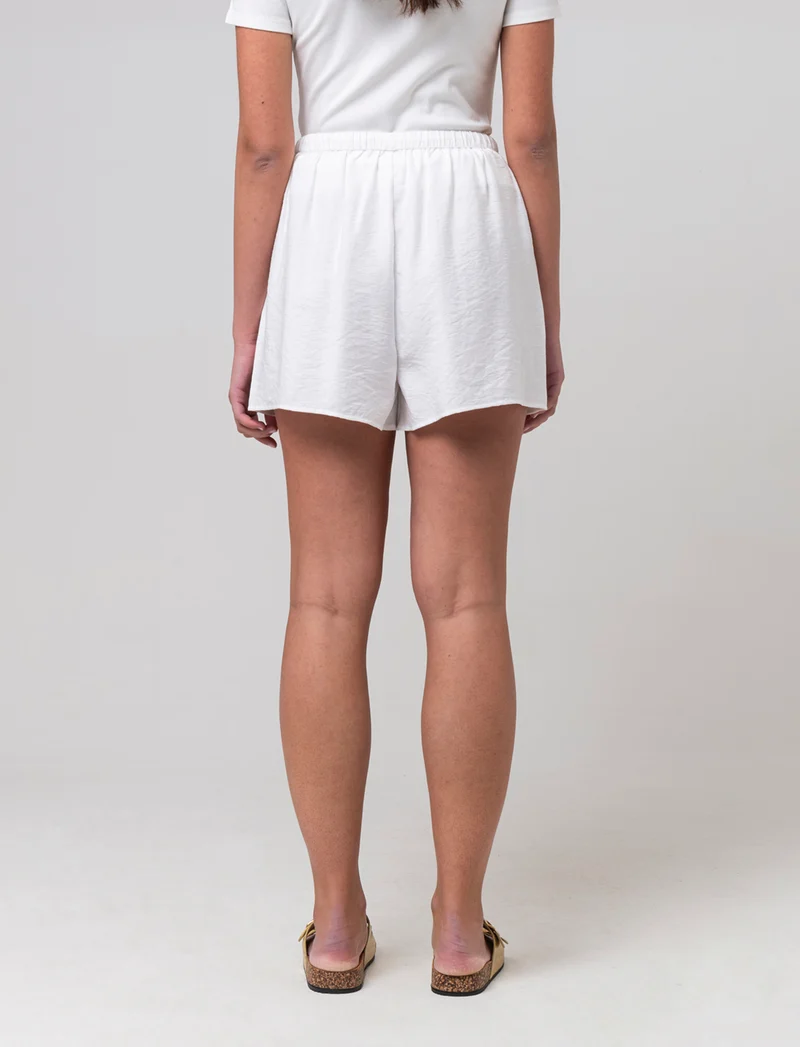 Short con elastico in vita da donna - Bianco