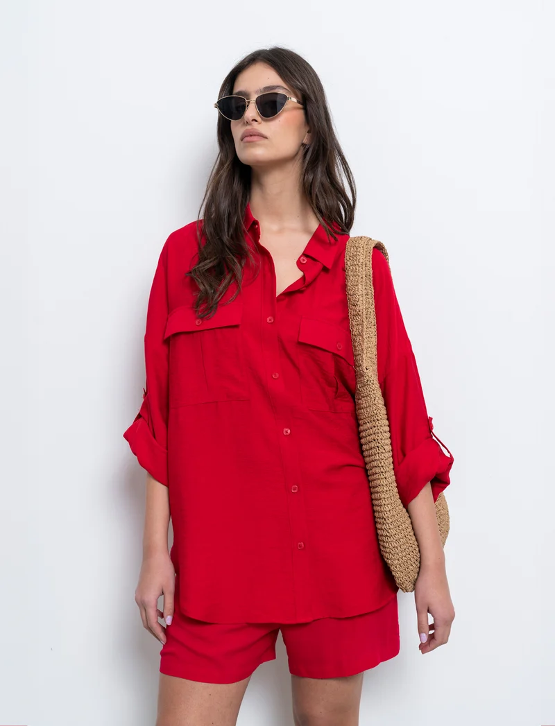 Camicia con tasche sul petto da donna - Rosso scarlatto