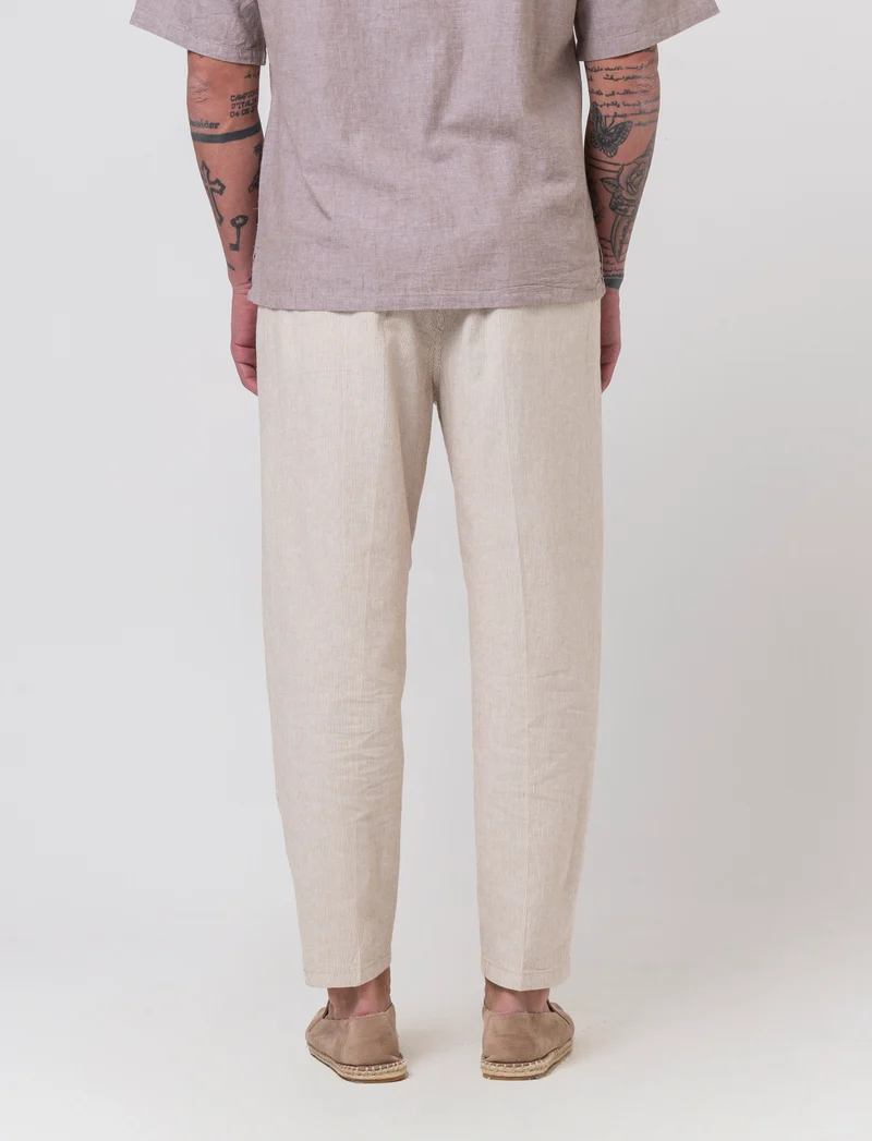 Pantaloni chino jogger misto lino a righe da uomo - Beige