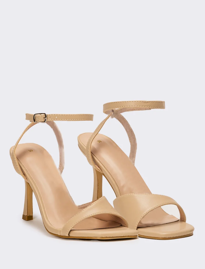 Sandalo da donna con punta squadrata - Naturale